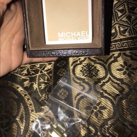 Michael Kors Watch UNISEX Swarvorski Crystals - Picture 3 of 3